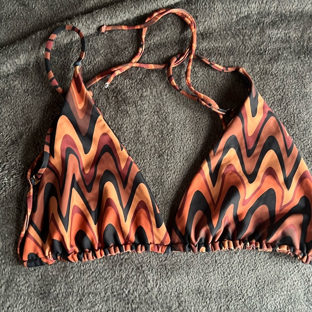 Skatie string bikini top